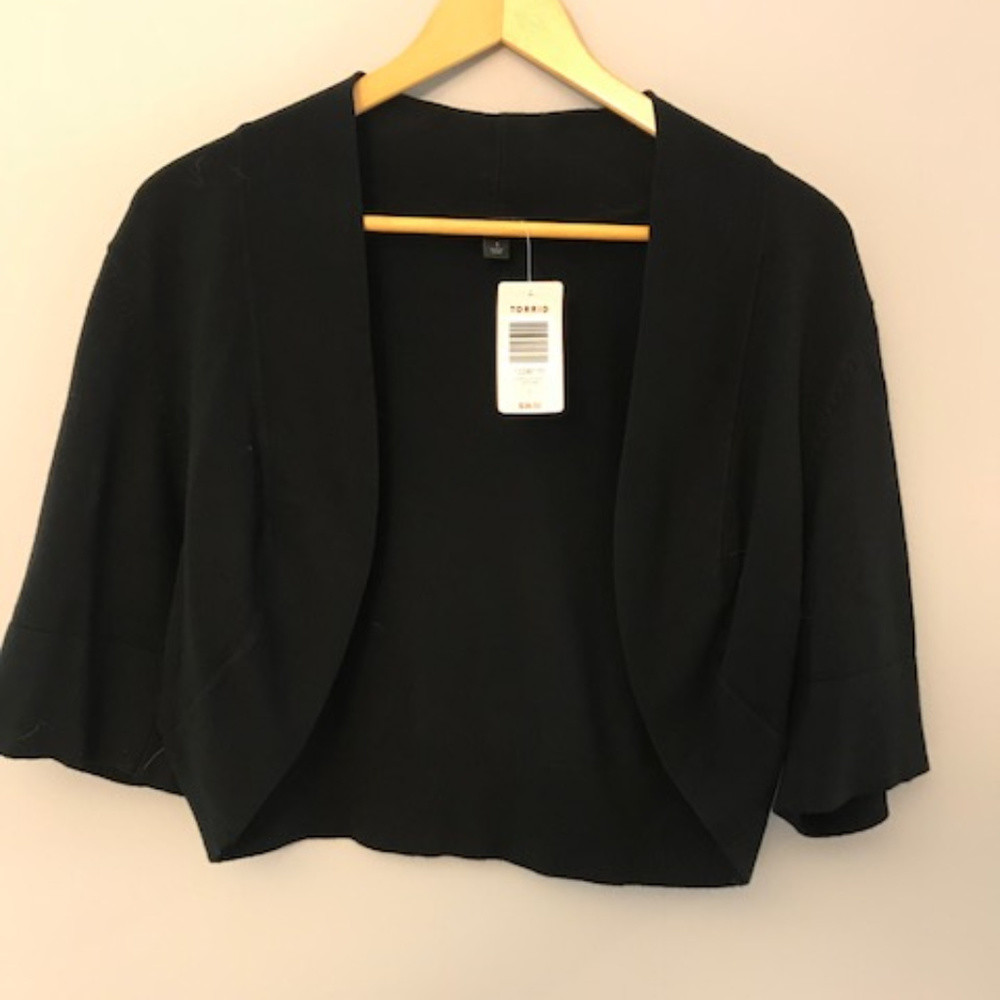 NWT Torrid short black cardigan/shrug, size 1